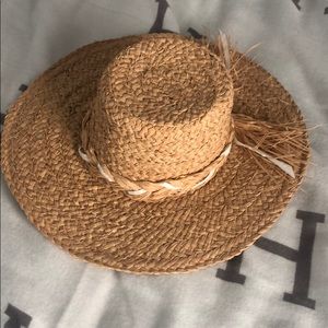 Tracy watts 100 % Raffia straw hat